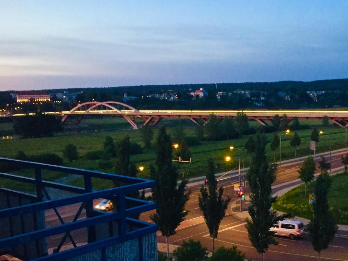 Panoramablick Auf Elbe Und Schlosser Dresden Exterior foto